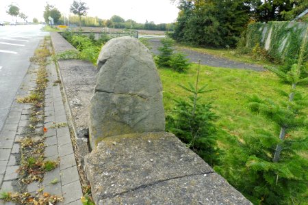Salzkotten, Geseke - Grenzstein an der B1