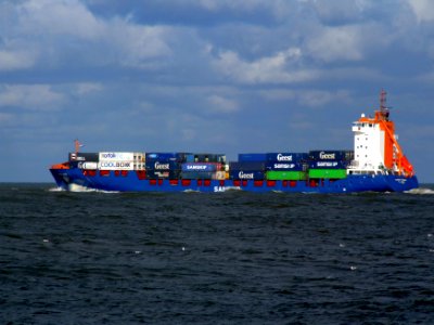 Samskip Pioneer leaving Port of Rotterdam 10-Dec-2006