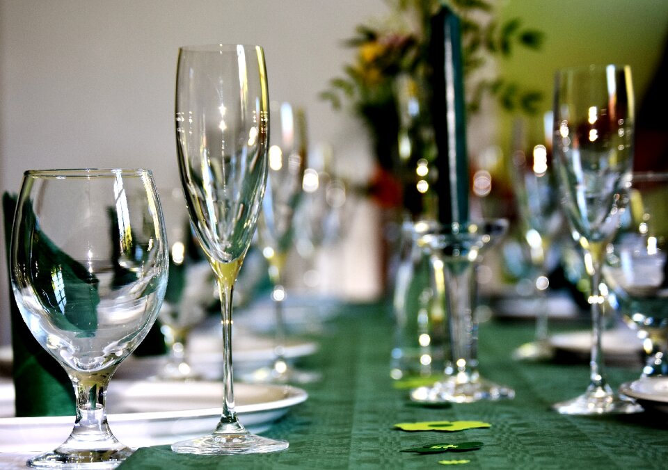 Glasses plate napkins