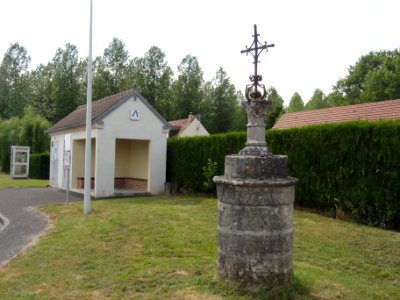 Samoussy (Aisne) croix de chemin
