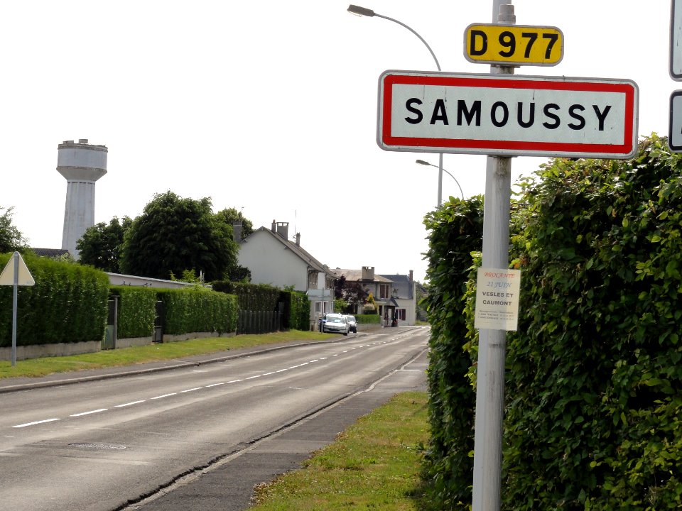 Samoussy (Aisne) city limit sign