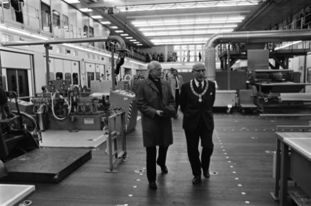 Samkalden opent nieuw gebouw Koninklijk Shell Laboratorium, Bestanddeelnr 928-5131