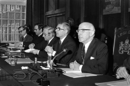 Samkalden terug in Gemeenteraad en Polak, Bestanddeelnr 925-4243