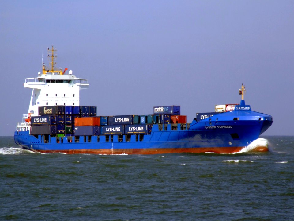 Samskip Express p1 approaching Port of Rotterdam 19-Apr-2007