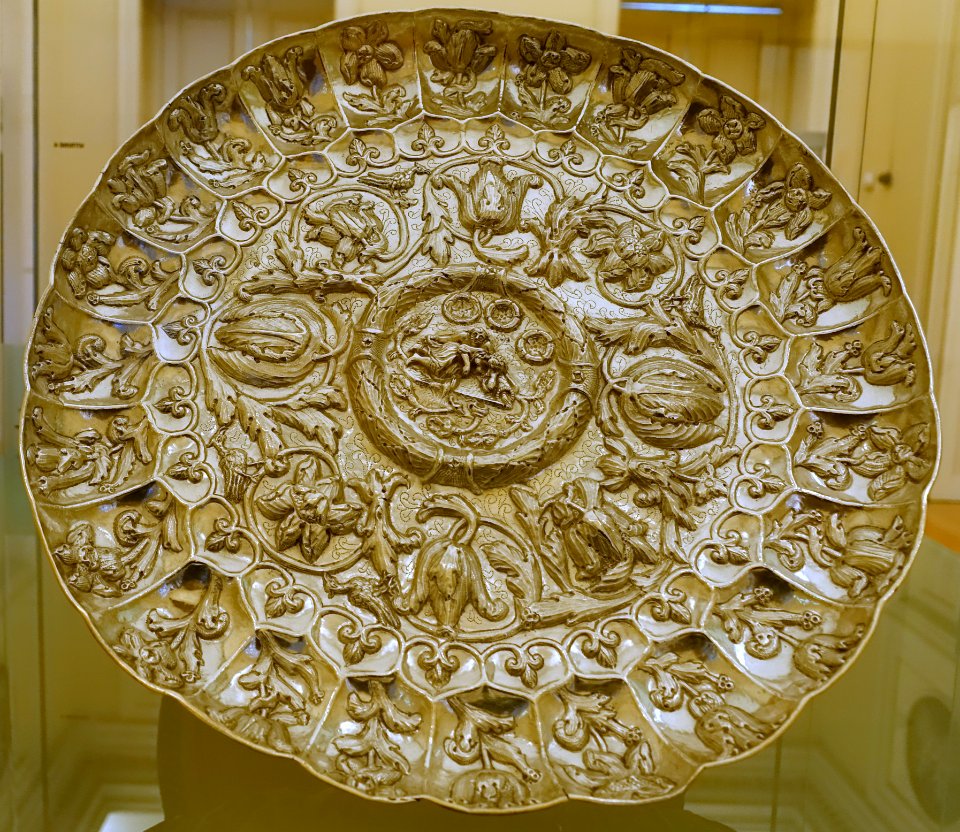 Salver, by BF Baltazar Fernandes, Porto, Portugal, 1700-1750, silver - Museu Nacional de Soares dos Reis - Porto, Portugal - DSC00501