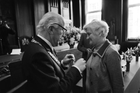 Samkalden spelt Koninklijke onderscheiding op, Bestanddeelnr 928-5479