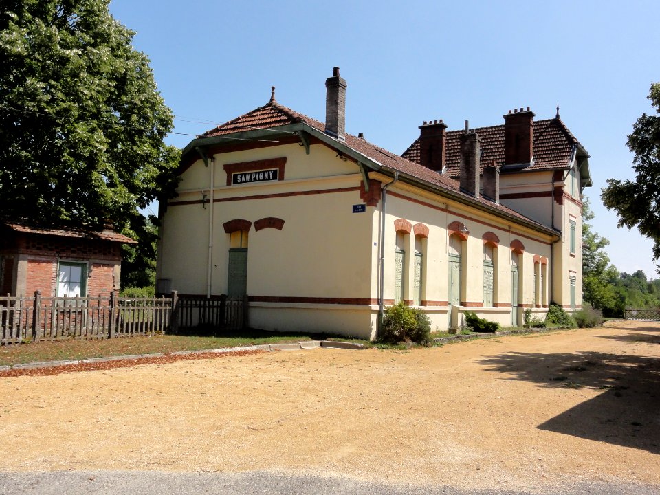 Sampigny (Meuse) ancienne gare (01)