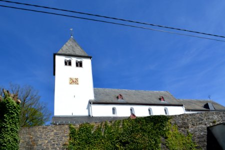 Salz, Katholische Pfarrkirche St. Adelphus, von Untergasse