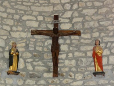 Saint-Maurice-près-Pionsat (Puy-de-Dôme) église statues calvaire