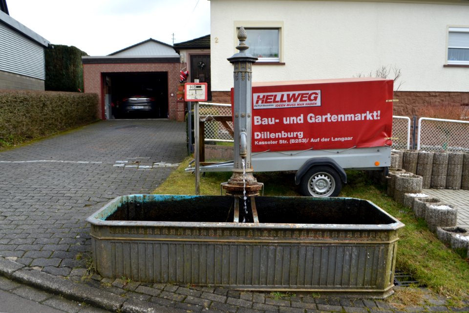 Salzburg (Westerwald), Brunnen Köln-Leipziger-Straße, Abzweigung Waldstraße