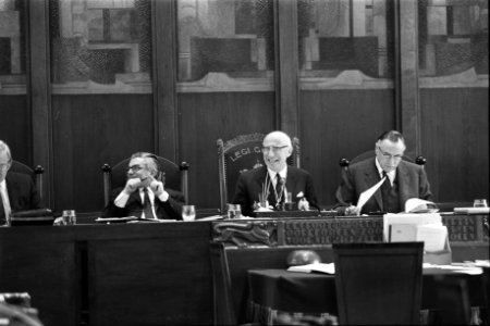 Samkalden terug in Gemeenteraad en Polak, Bestanddeelnr 925-4242