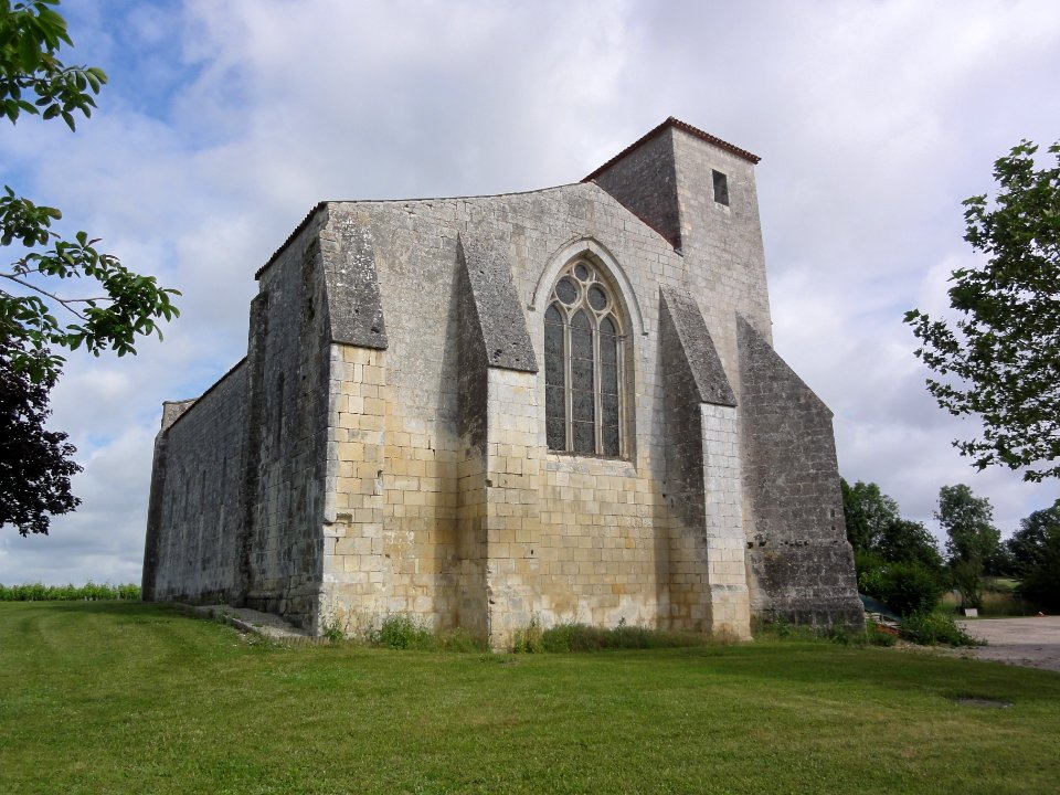 Saint-Léger (Charente-Maritime) église chevet PA00105197