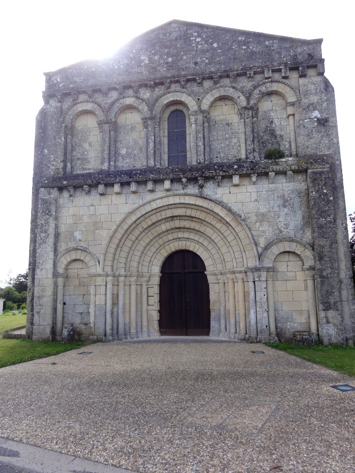 Saint-Léger (Charente-Maritime) église façade PA00105197
