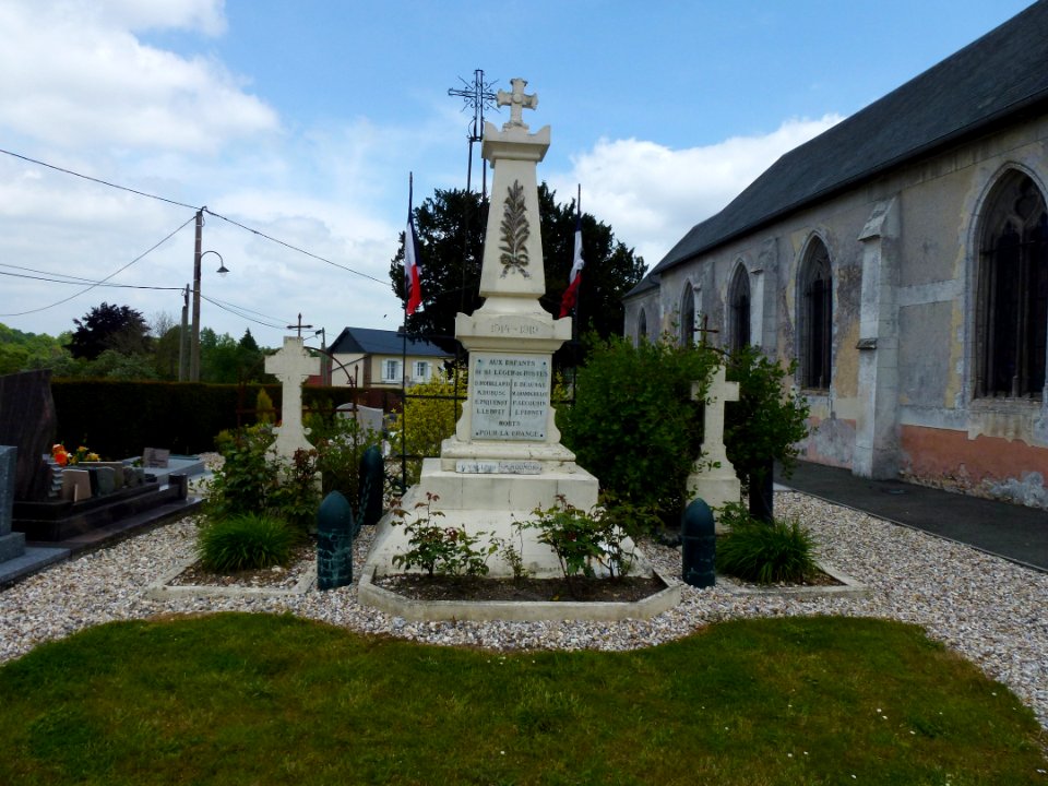 Saint-Léger-de-Rôtes (Eure, Fr) monument aux morts et tombes de guerre