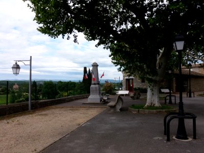 Saint-Maurice d'Ardèche - Place du village