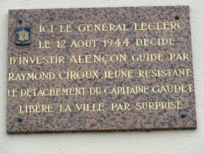 Saint-Paterne (Sarthe) Saint-Gilles, plaque général Leclerc libérateur 1944