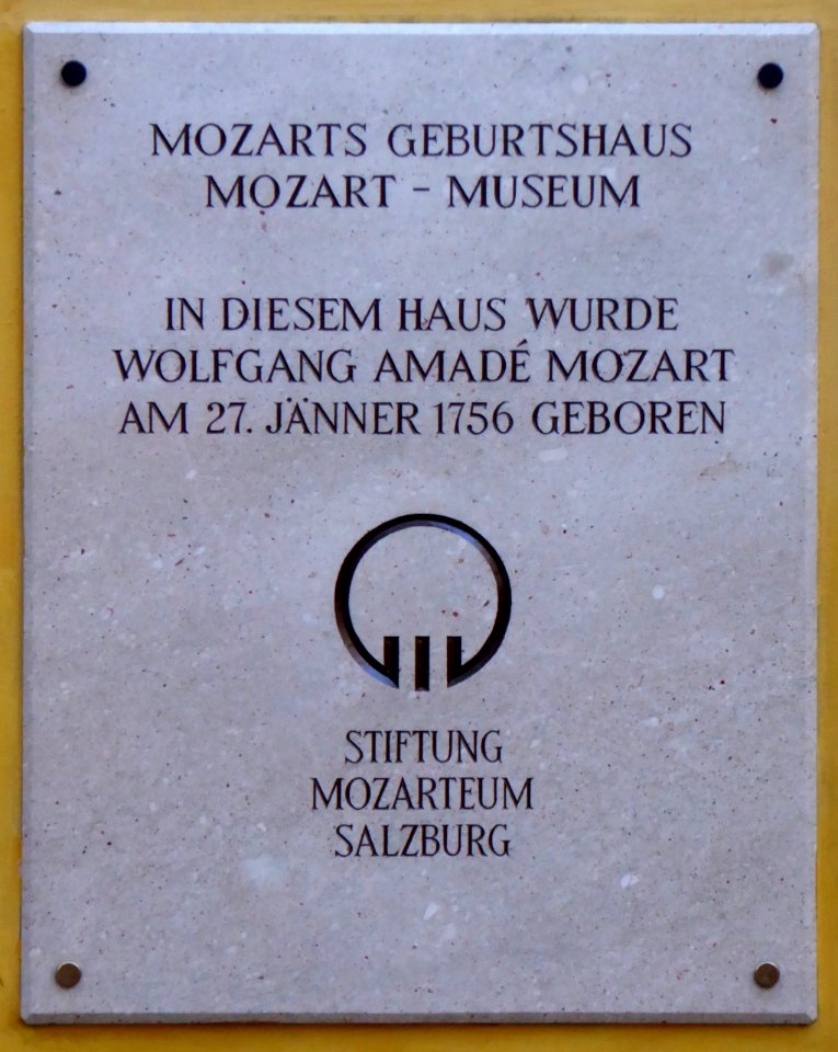 Salzburg, Tafel an Mozarts Geburtshaus, 5