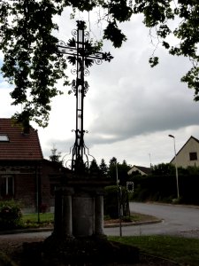 Saint-Paul-aux-Bois (Aisne) croix de chemin Rue de Noyon