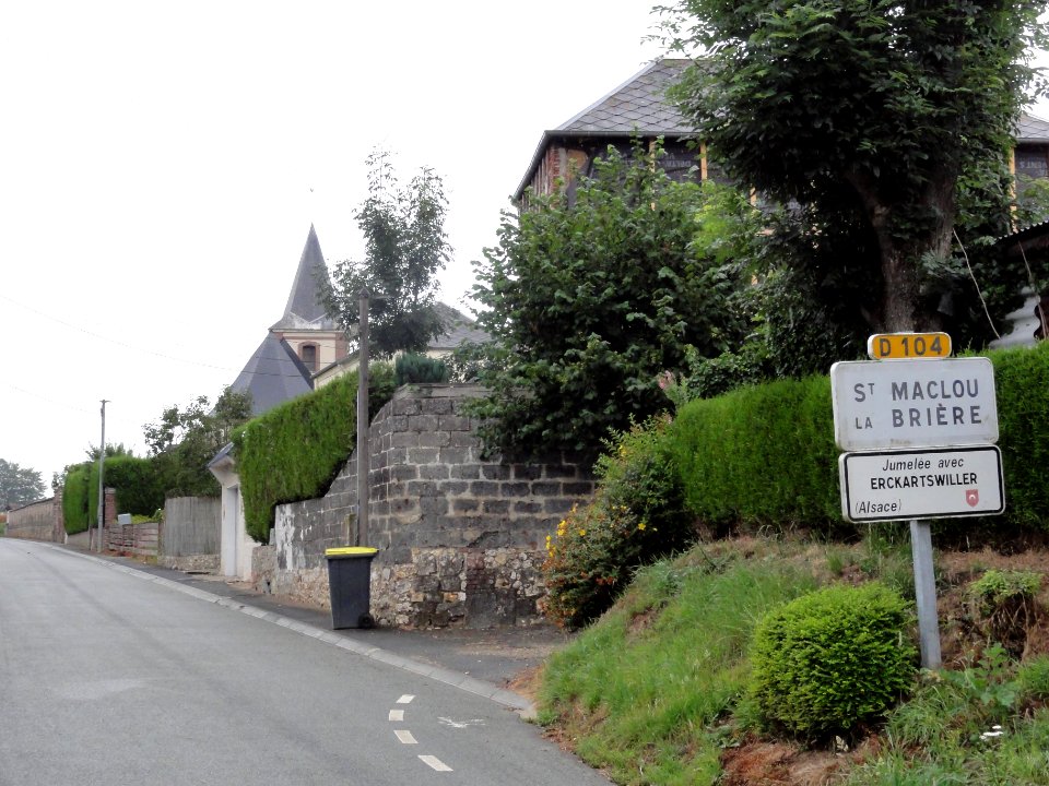Saint-Maclou-la-Brière (Seine-Mar.) entrée
