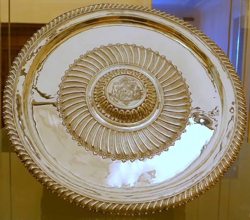Salver, Portugal, 1650-1700, silver - Museu Nacional de Soares dos Reis - Porto, Portugal - DSC00500