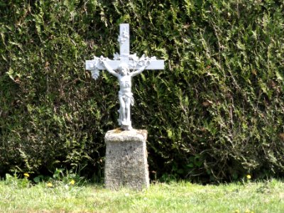 Saint-Priest-des-Champs (Puy-de-Dôme) croix de chemin D62