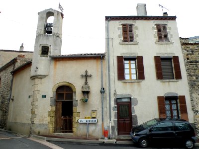 Saint-Julien (Montaigut-le-Blanc) Place de la Chapelle2