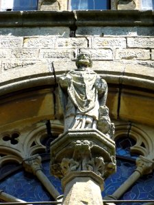 Saint-Médard (Moselle) église, statue de la façade