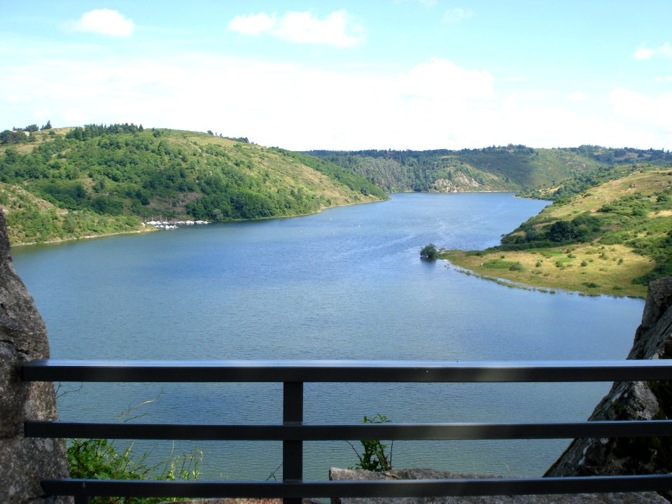 Saint-Jean-Saint-Maurice-sur-Loire, vue sur le Lac de Villerest