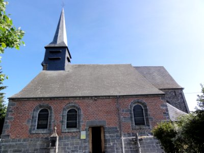 Saint-Hilaire-sur-Helpe (Nord, Fr) église, vue latérale