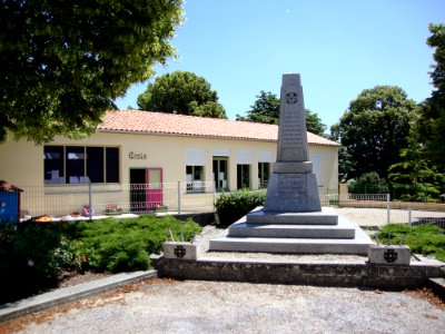 Saint-Paulet (Aude, Fr) école et monument aux morts