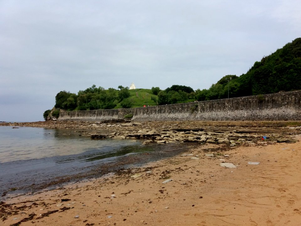 Saint-Jean-de-Luz - Colline Sainte-Barbe - Vue depuis la plage