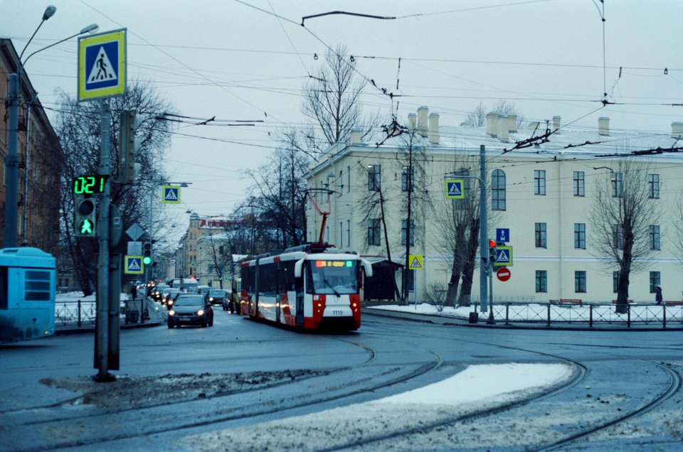 Saint-Petersburg tram 1119 2020-12 LVS-2005 