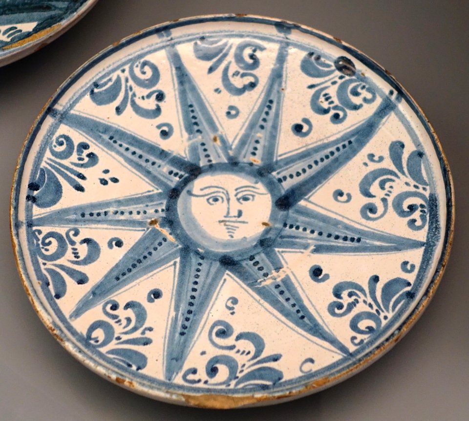 Salvilla with human-faced star, Teruel, Spain, mid 18th century AD, ceramic - Museo Nacional de Artes Decorativas - Madrid, Spain - DSC08212