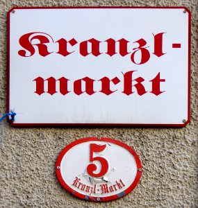 Salzburg, Straßenschild Kranzlmarkt, 2