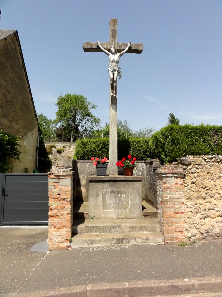 Saint-Jean-d'Assé (Sarthe) croix de mission