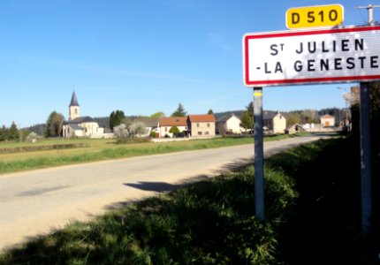 Saint-Julien-la-Geneste (Puy-de-Dôme) city limit sign