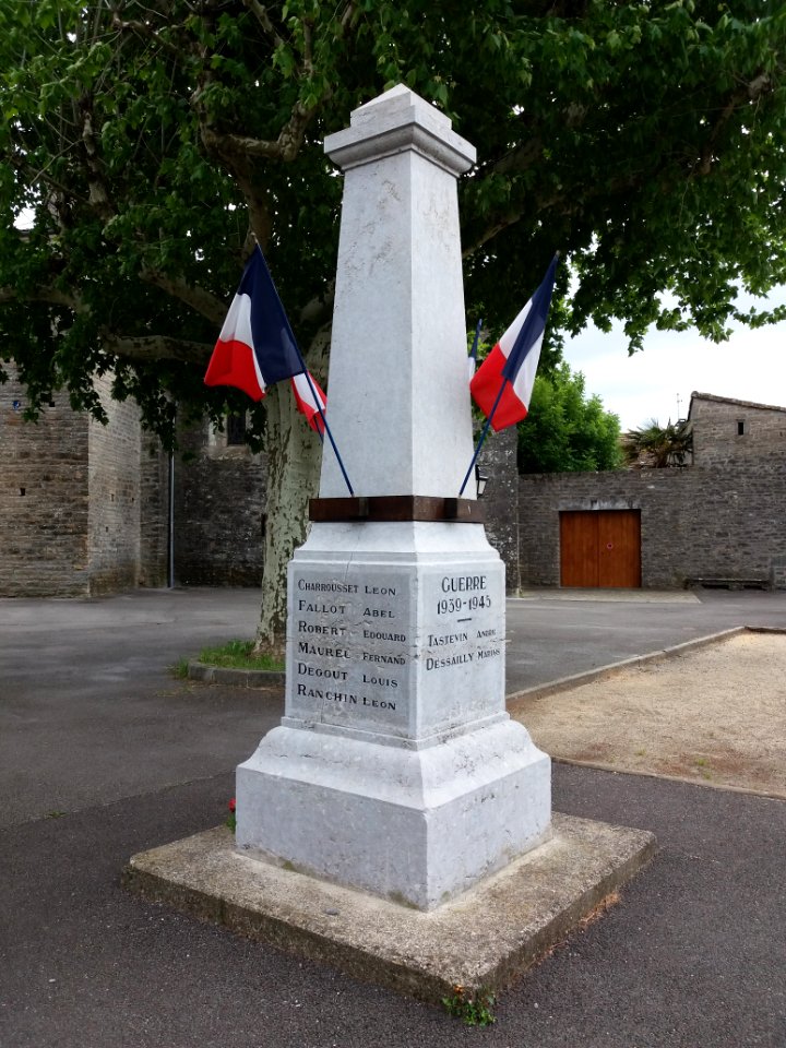 Saint-Maurice d'Ardèche - Monument aux morts 4