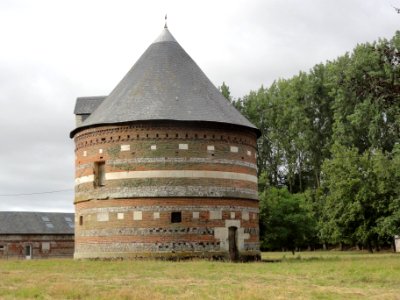 Saint-Pierre-Lavis (Seine-Mar.) pigeonnier La Chaussée