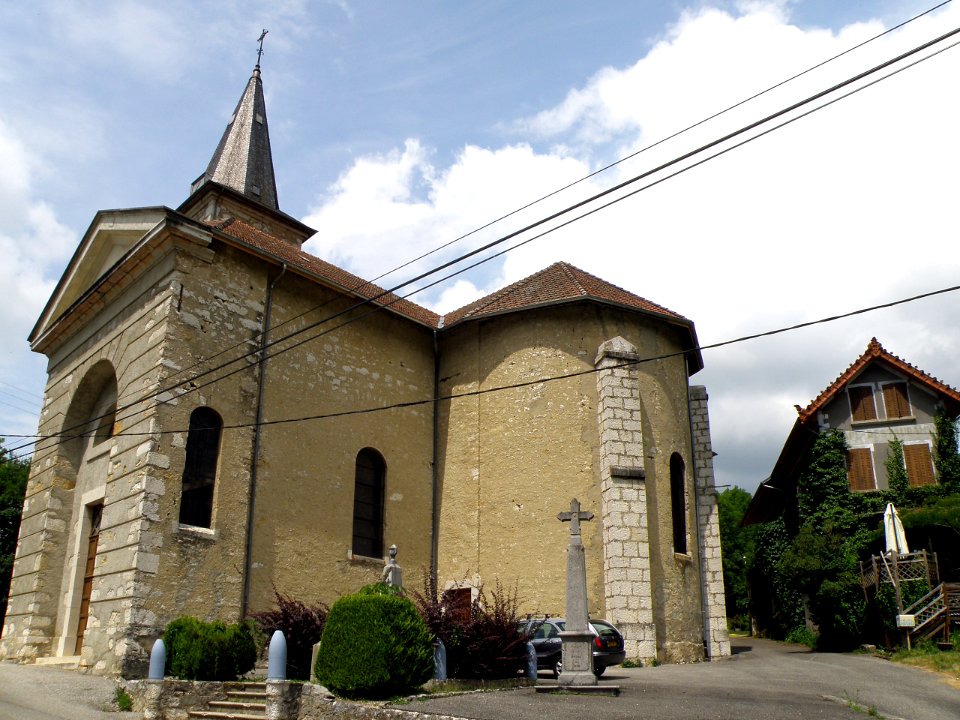 Saint-Jean-de-Chevelu Église Saint-Jean-Baptiste 2