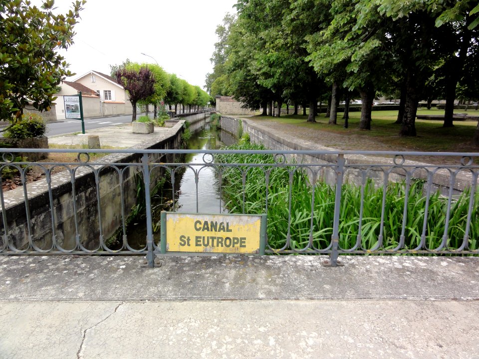 Saint-Jean-d'Angély (Charente-Maritime) Canal St.Eutrope