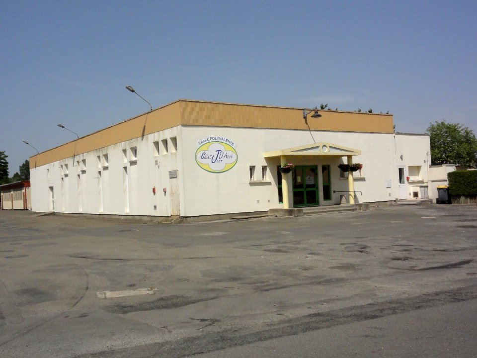 Saint-Jean-d'Assé (Sarthe) salle polyvalente