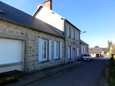 Saint-Julien-la-Geneste (Puy-de-Dôme) école communale