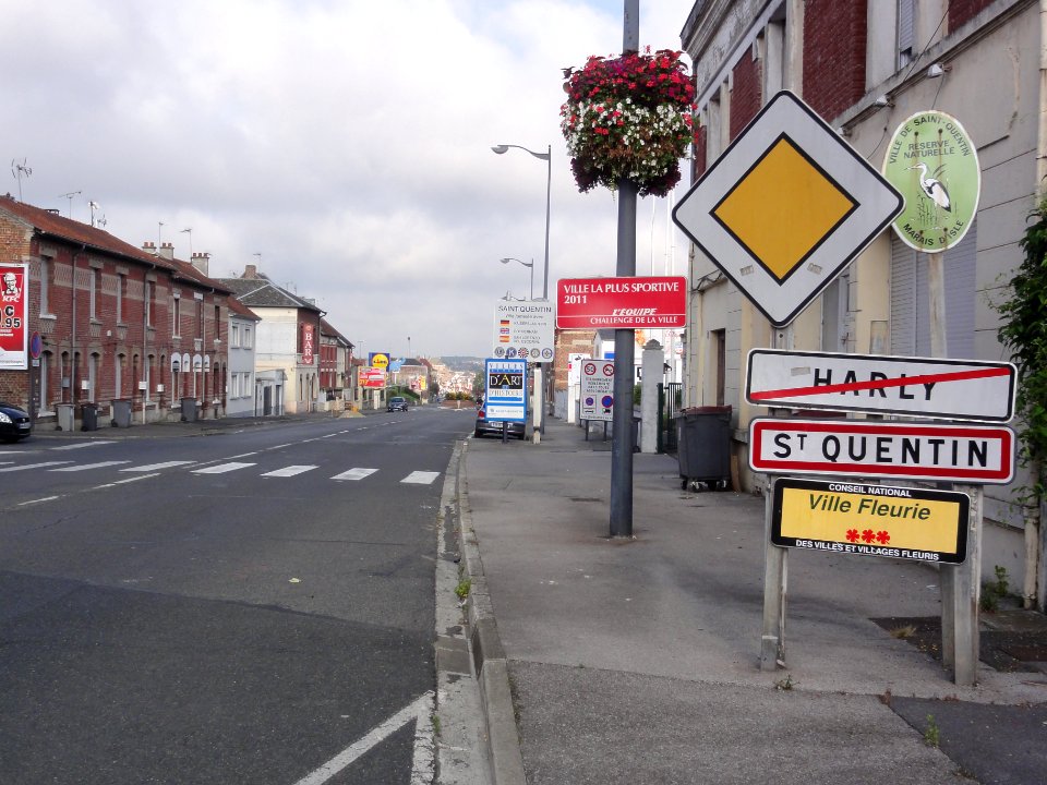 Saint-Quentin (Aisne) city limit sign