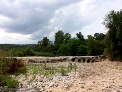 Saint-Maurice d'Ardèche - Route sur l'Auzon à sec