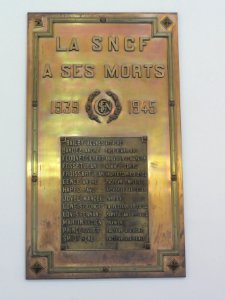 Saint-Quentin (Aisne) gare, plaque commémorative 1939-45