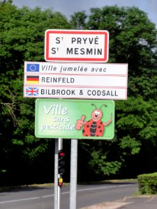 Saint-Pryvé-Saint-Mesmin (Loiret) city limit sign
