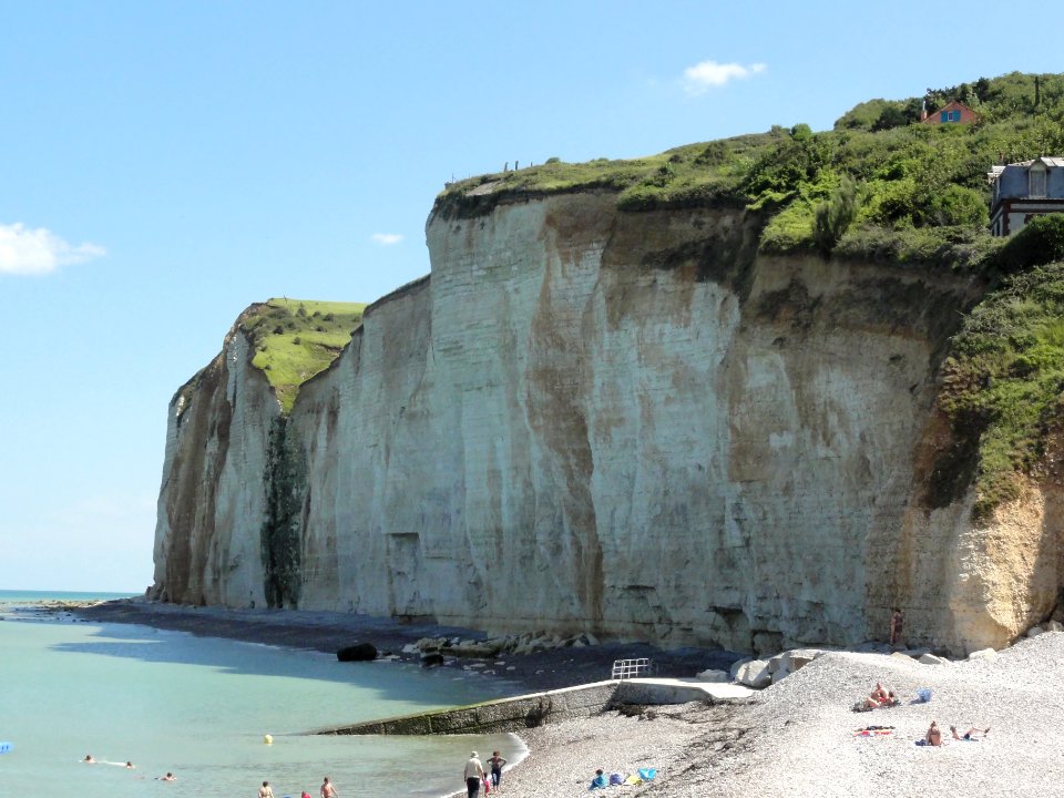 Saint-Pierre-en-Port (Seine-Mar.) falaise de la plage 02