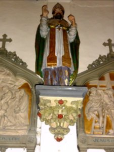 Saint-Vaast-Dieppedalle (Seine-Mar.) église, statue 07 un évêque