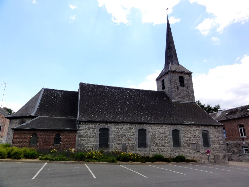 Saint-Remy-du-Nord (Nord, Fr) église, vue latérale