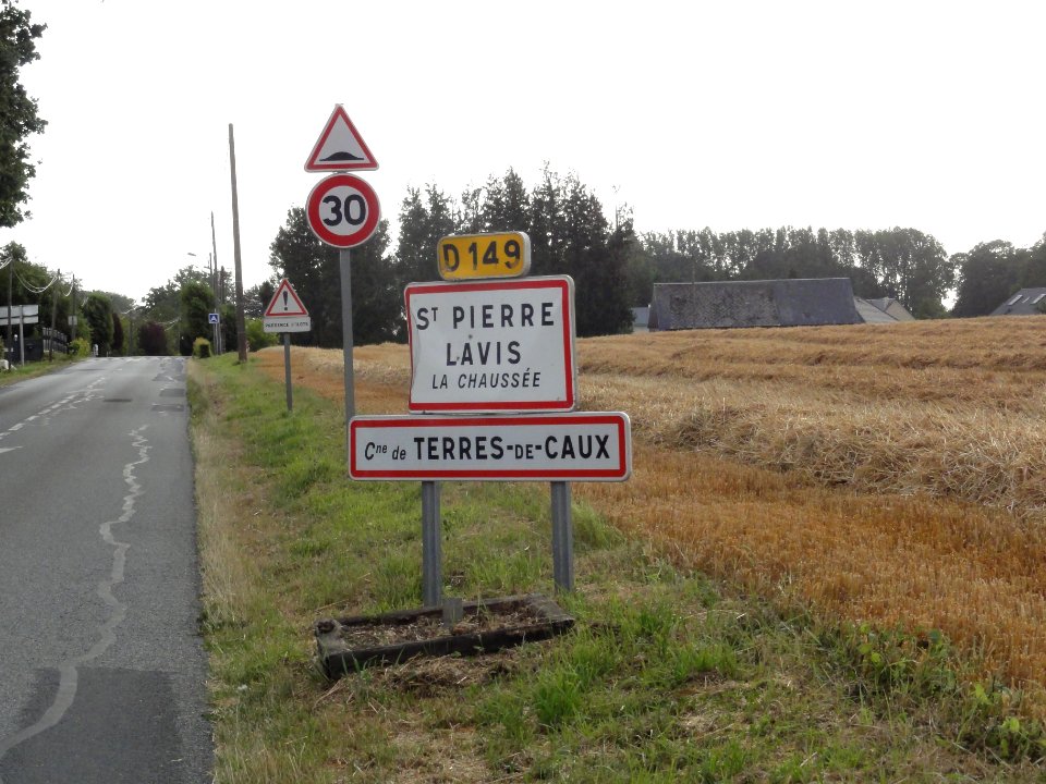 Saint-Pierre-Lavis (Seine-Mar.) entrée La Chaussée